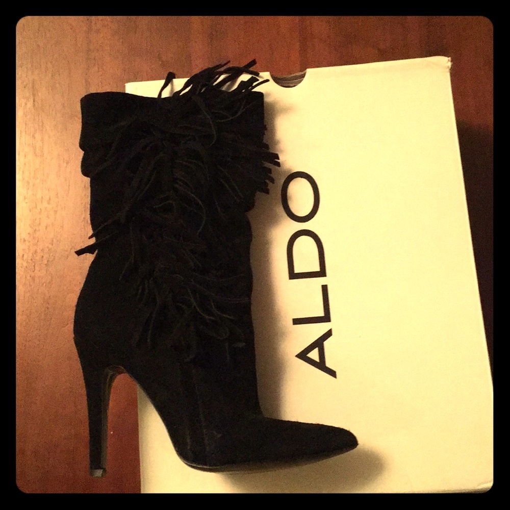 Size 8 Aldo Black Slouchy Suede Boots.